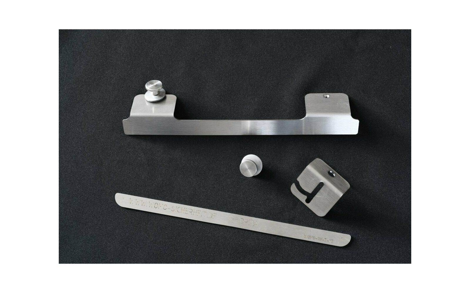 Womo Sicherheitsprofil RK-62 für vorgehangene rahmenlose Fenster