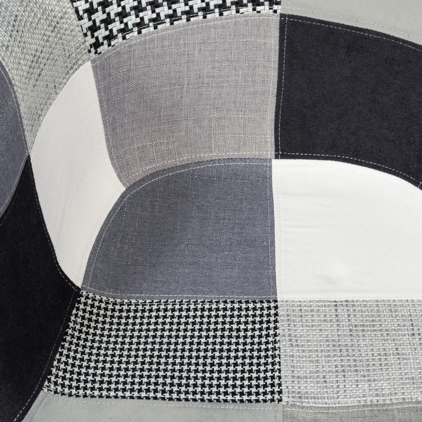 Lot de 2 chaises de salle à manger scandinaves, fauteuils de table SARA motifs patchworks noirs, gris et blancs
