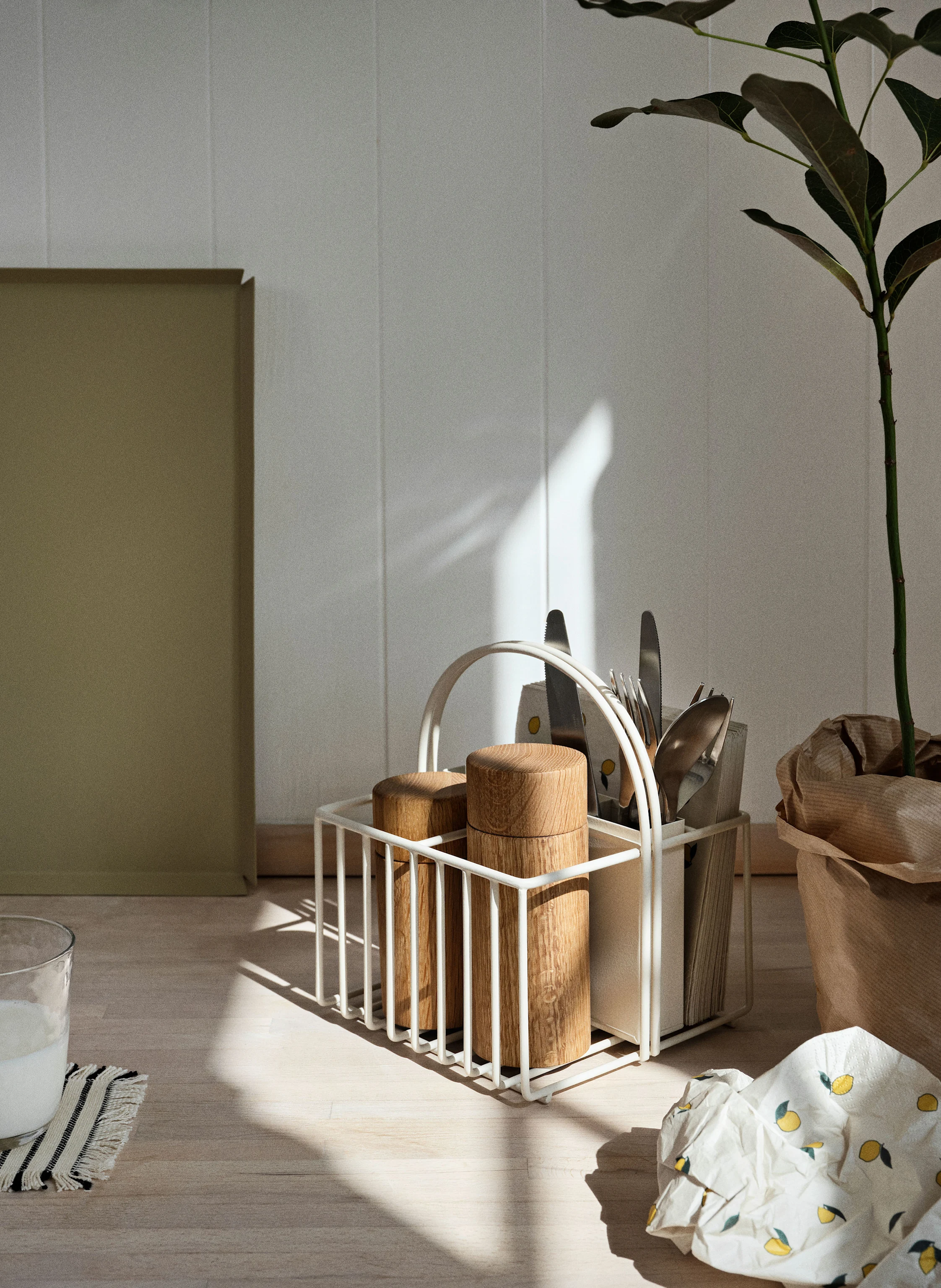 BROSTE COPENHAGEN Serviettenhalter VIETTA