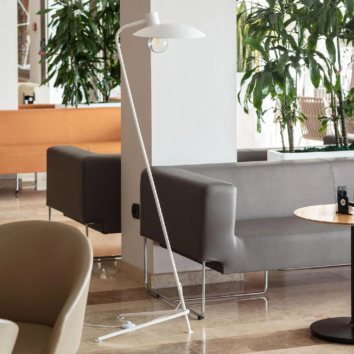 Ledkia Lampadaire Lineo - Blanc