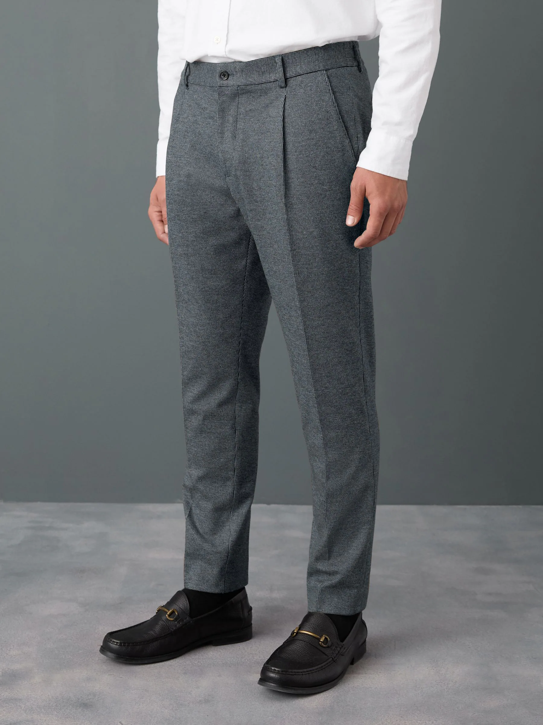 Blauw - Slim fit getextureerde broek met elastische achterkant en stretchy