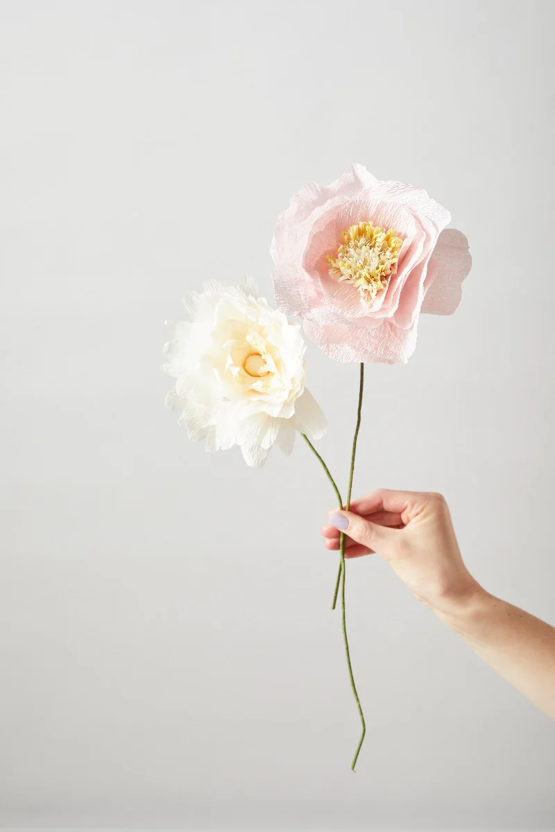 Studio About  Grand Dahlia papirblomst - sand