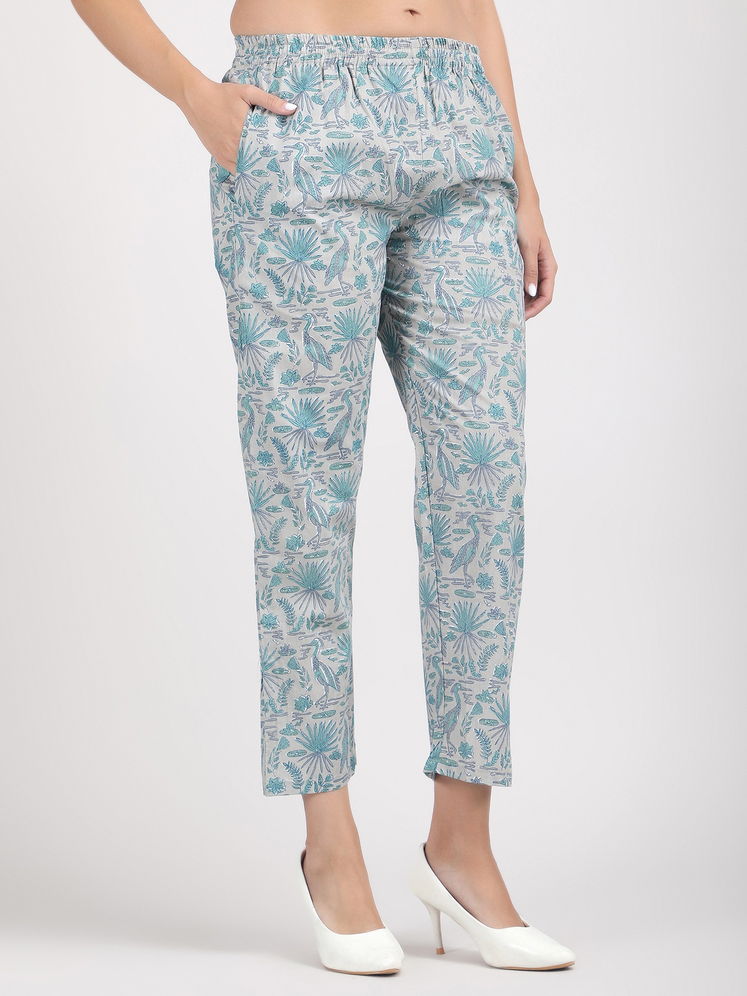 Panti 'Deepa' grau-blau, in 4 Größen günstig bestellen