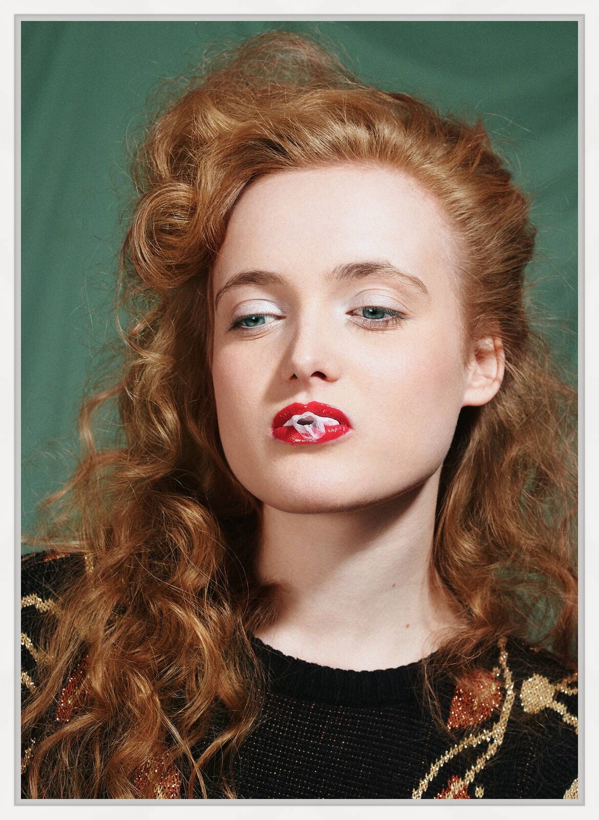 Hélène and the bubble gum by Emmanuelle Descraques - Limited Edition. Edition of: 150. Signed.