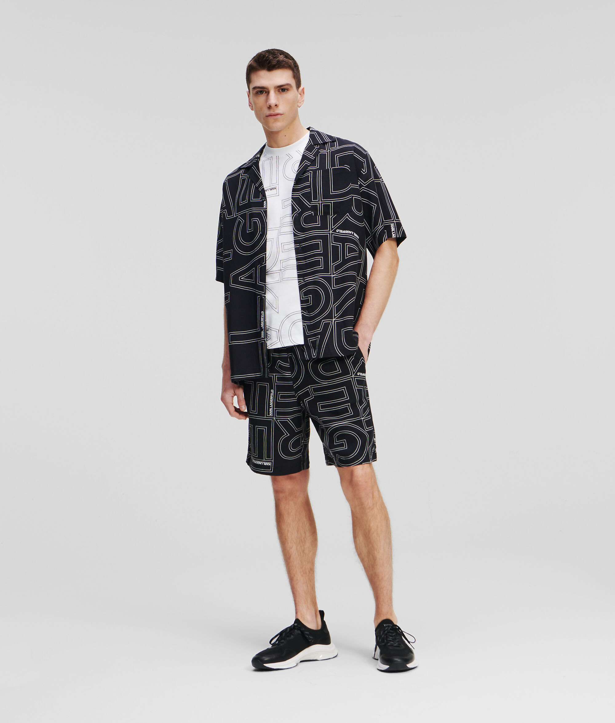 T-SHIRT AVEC LOGO KARL FAÇON ALL-OVER