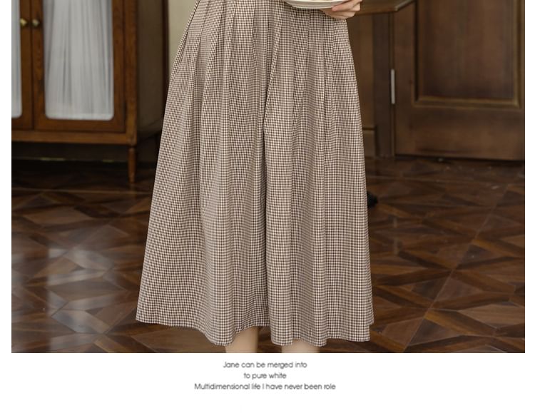 Cocaliso - Set: Blouse met lange mouwen, strikhals en contrasterende rand + Geruit vest met knopen + Midi-A-lijn rok met hoge taille