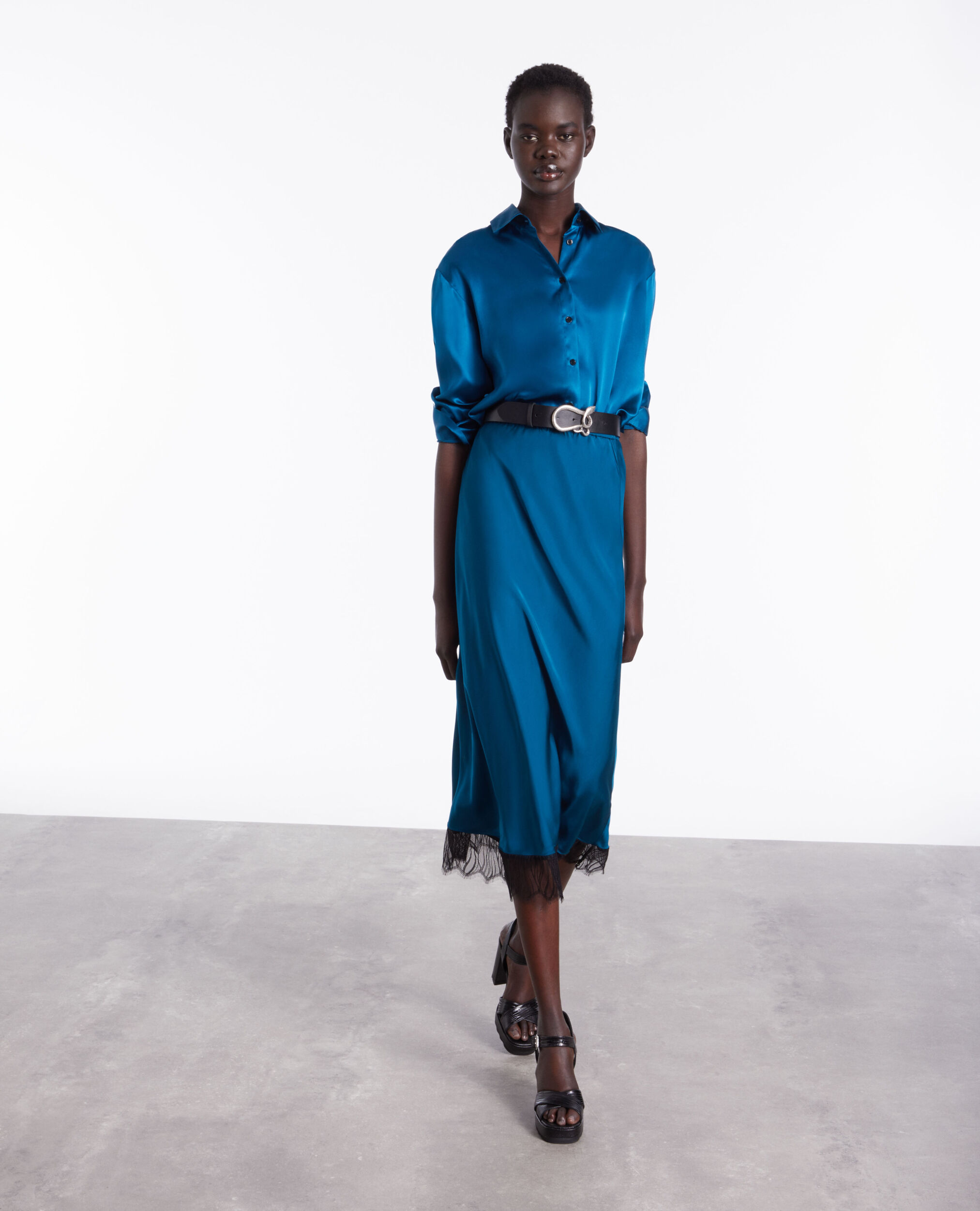 Chemise bleue en soie