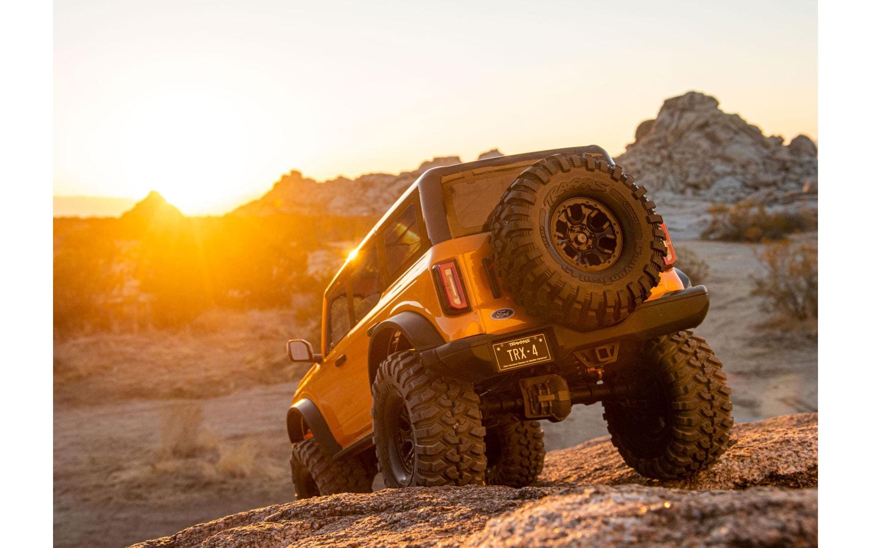Scale Crawler TRX-4 Ford Bronco 2021, Orange ARTR, 1:10<br>TRX-4 Rockcrawler mit 2-Gang Getriebe, Differentialsperre und offizieller 2021 Ford Bronco Karosserie