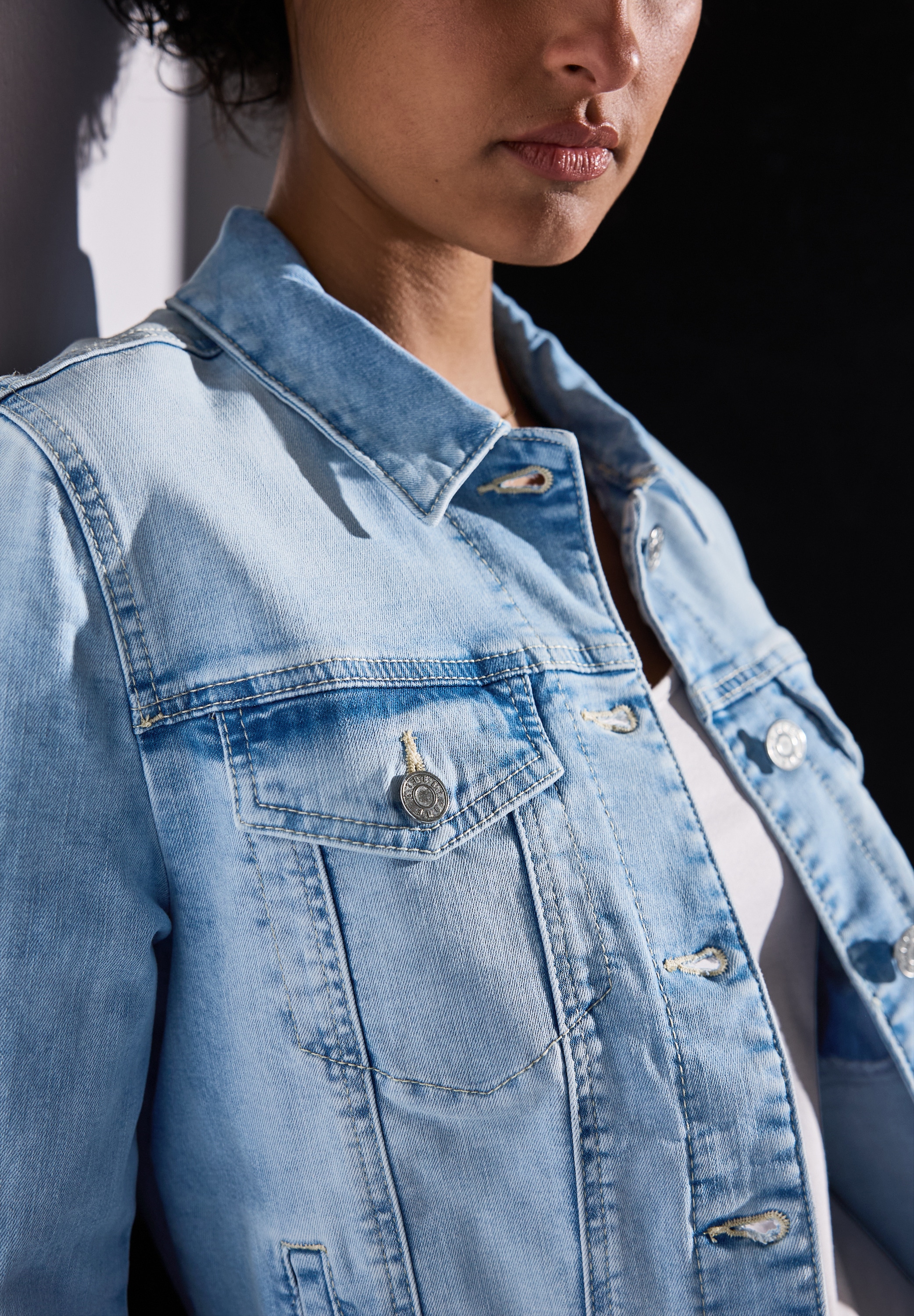 STREET ONE Jeansjacke ohne Kapuze im Bleached-Look und mit Knopfleiste
