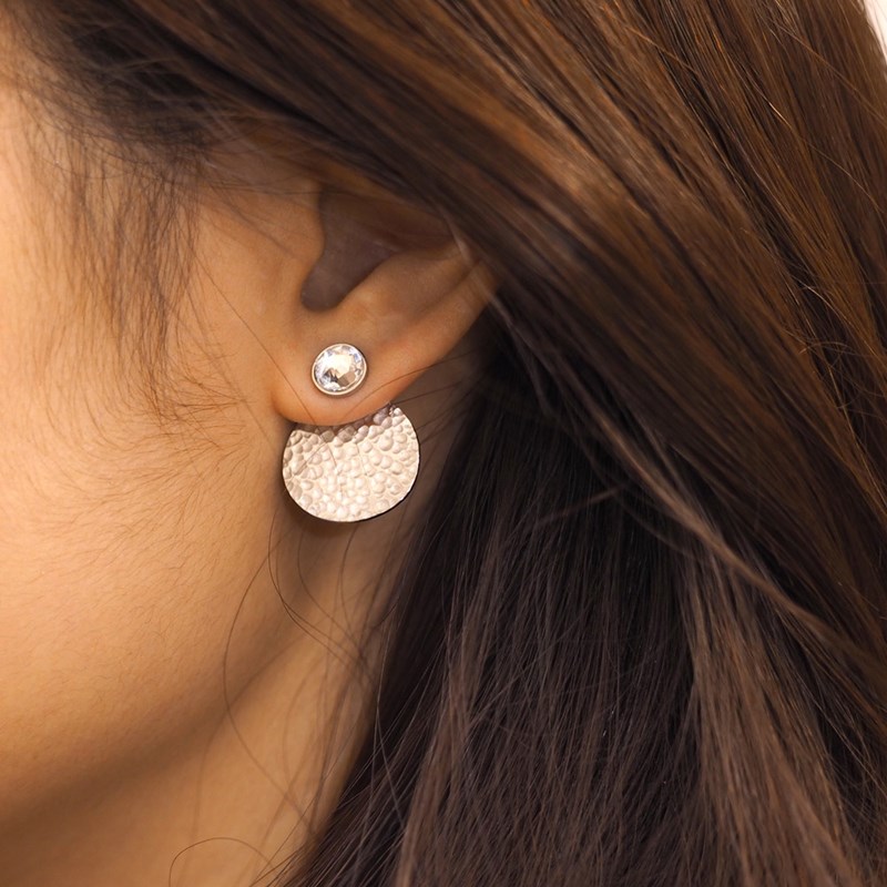 Boucles d'oreilles en acier argentées ornées de cristaux Swarovski avec pierres Crystal gris foncé