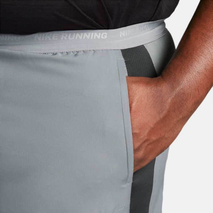 Nike Herre Shorts Dri-FIT Stride Hybrid 5 Inch Shorts Grå