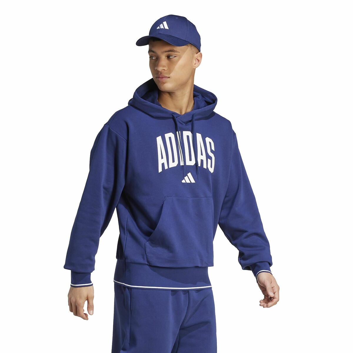 ROUPAS ESPORTIVAS ADIDAS<br>Moletom com capuz para estudantes