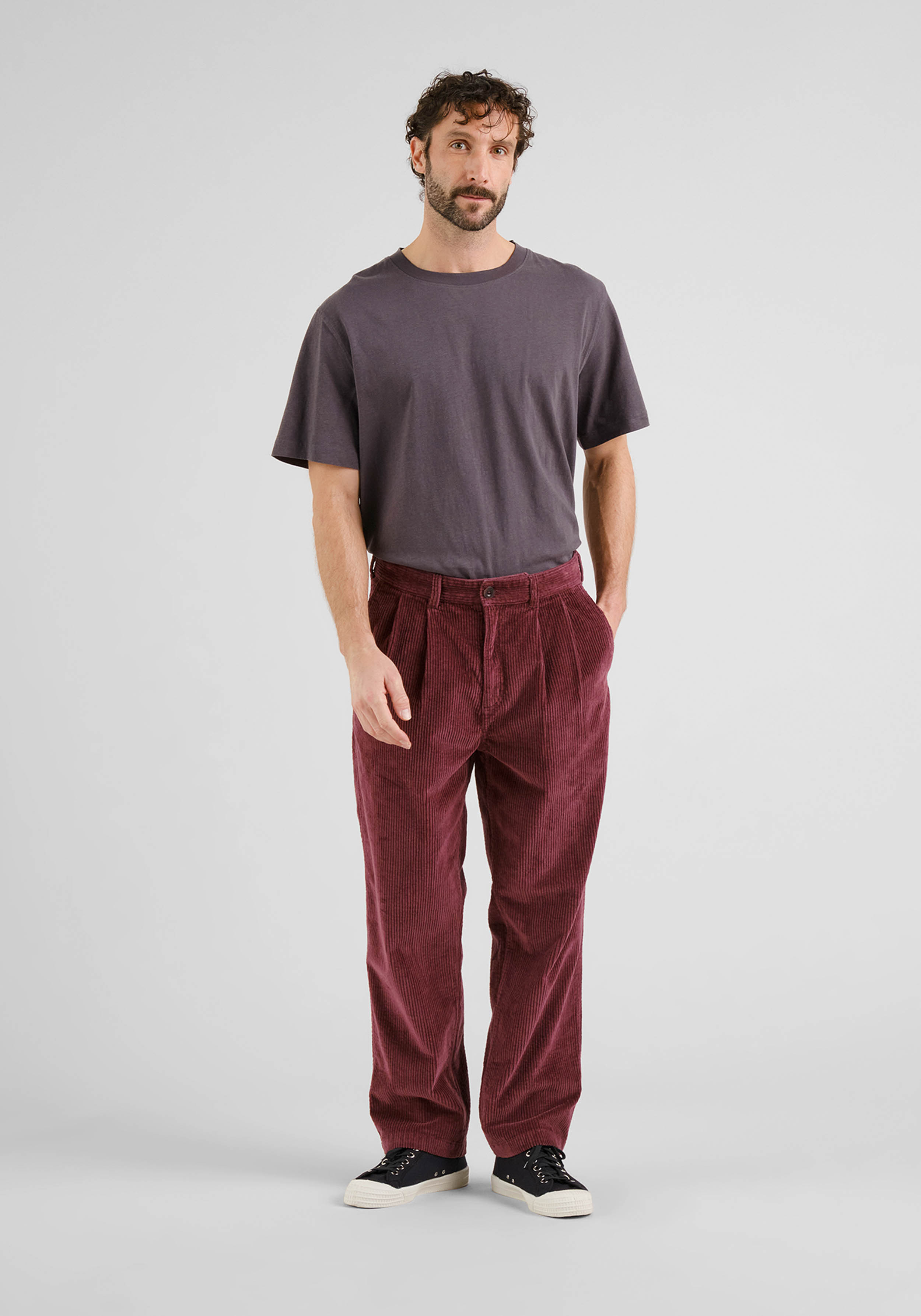 Dedicated Cord-Hose Vallen Corduroy Fig Red