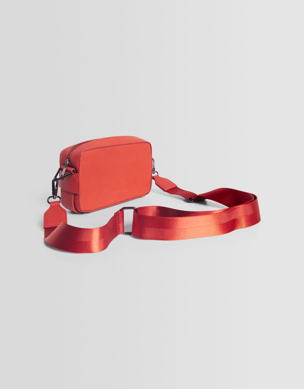 Bolsa transversal rígida