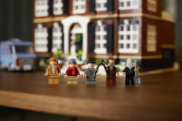 LEGO Ideas 21330 Home Alone