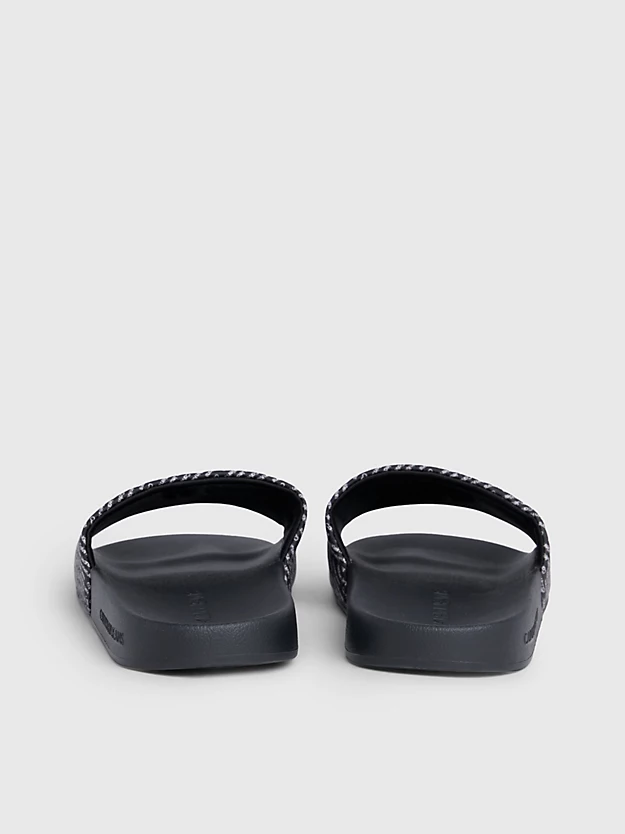 Chinelo com logotipo