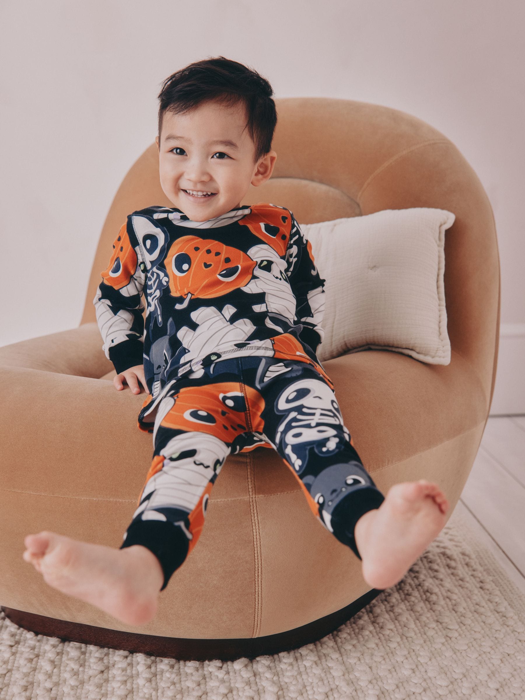 Zwart - Nauwsluitende enkele knuffelpyjama (9mnd -10jr)