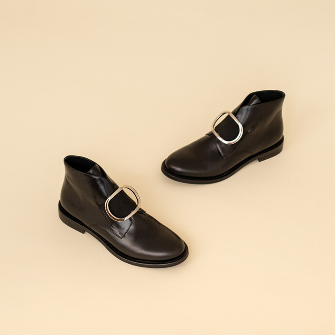 Bottines à boucles  en cuir noir