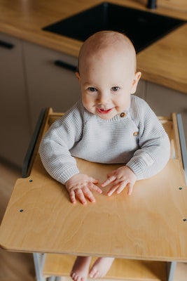 Duck Woodworks 3-i-1 Sammenleggbar Læringstårn med Matstol, Grå