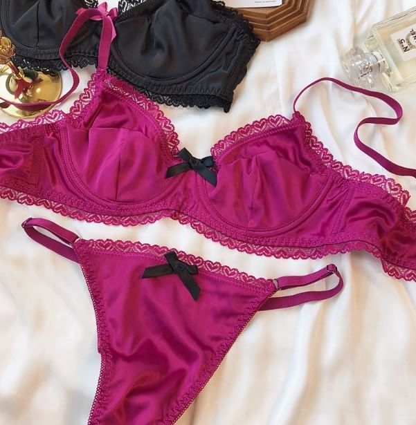 Sundewea - Satijnen bralette met strik en kantafwerking, effen, met slipje / set