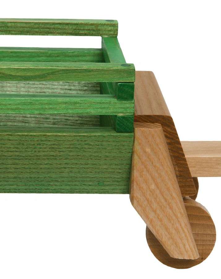 Heu-Ladewagen aus Holz in grün-natur
