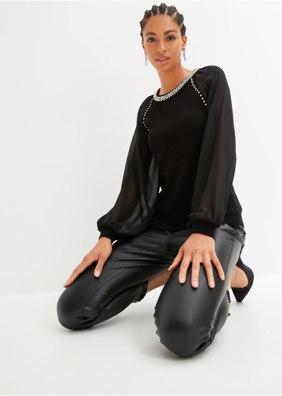 Pull avec strass et manches en chiffon