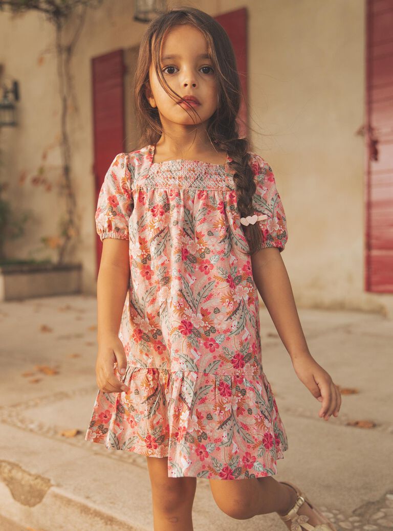 Robe rose à fleurs