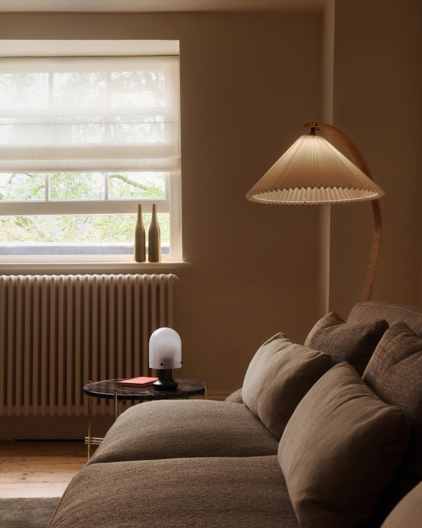Gubi Timberline vloerlamp