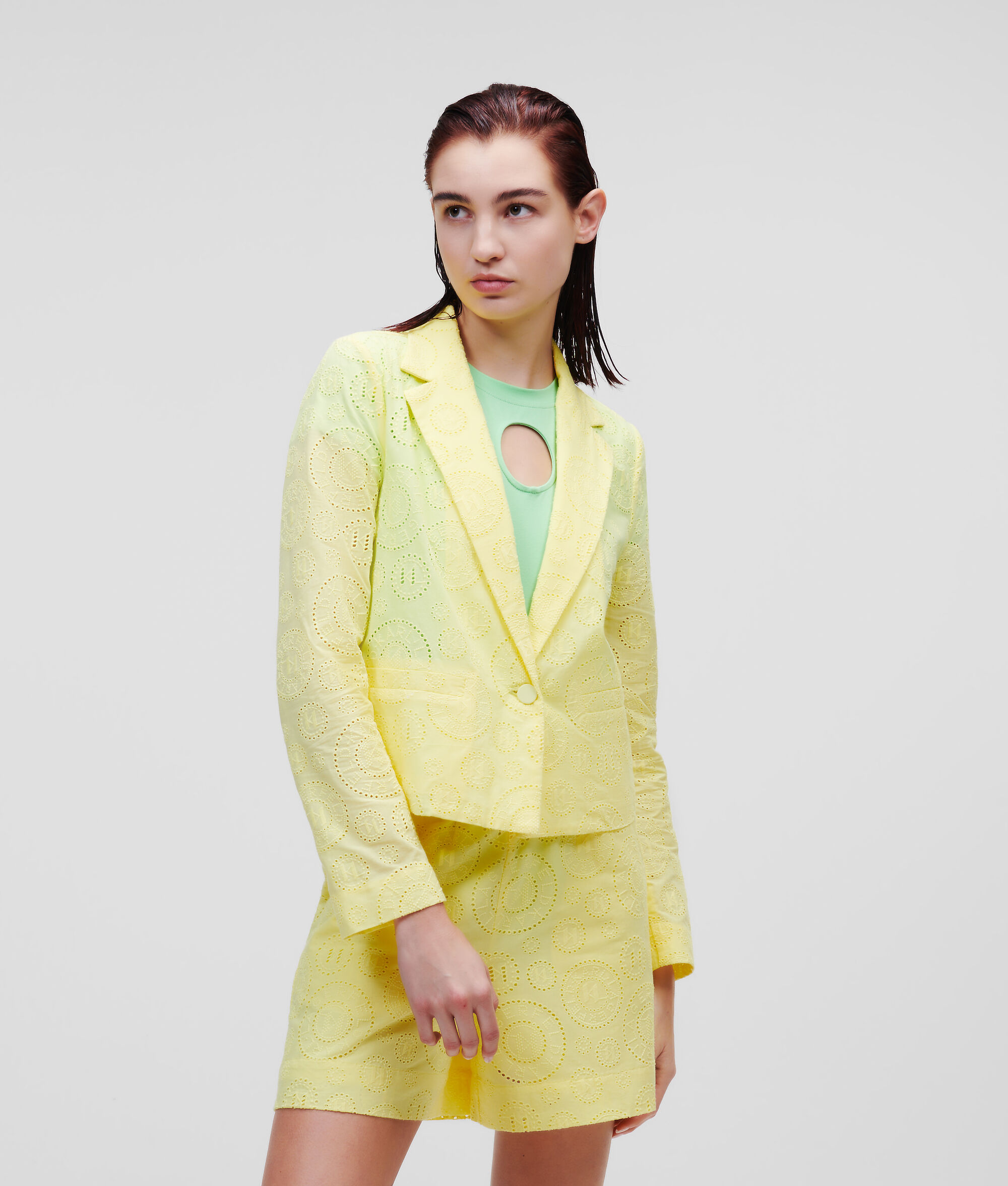 BLAZER CROPPED À BRODERIE ANGLAISE