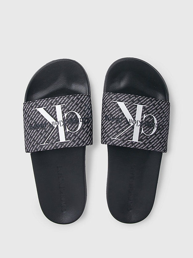 Chinelo com logotipo