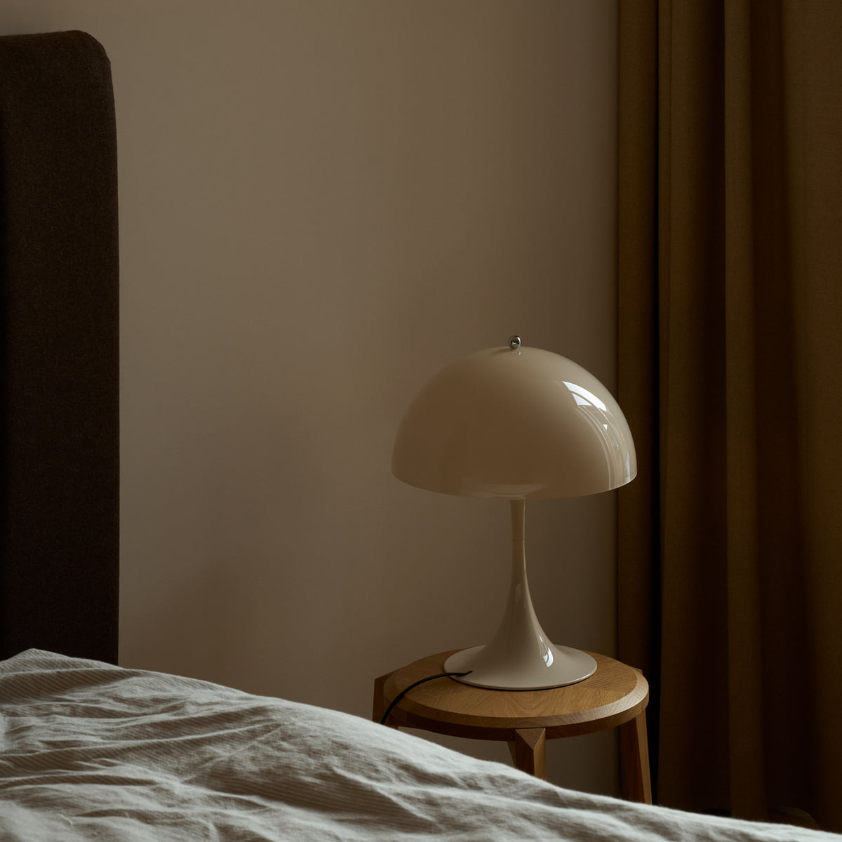 Louis Poulsen Panthella tafellamp V2 Ã32 Opal Beige