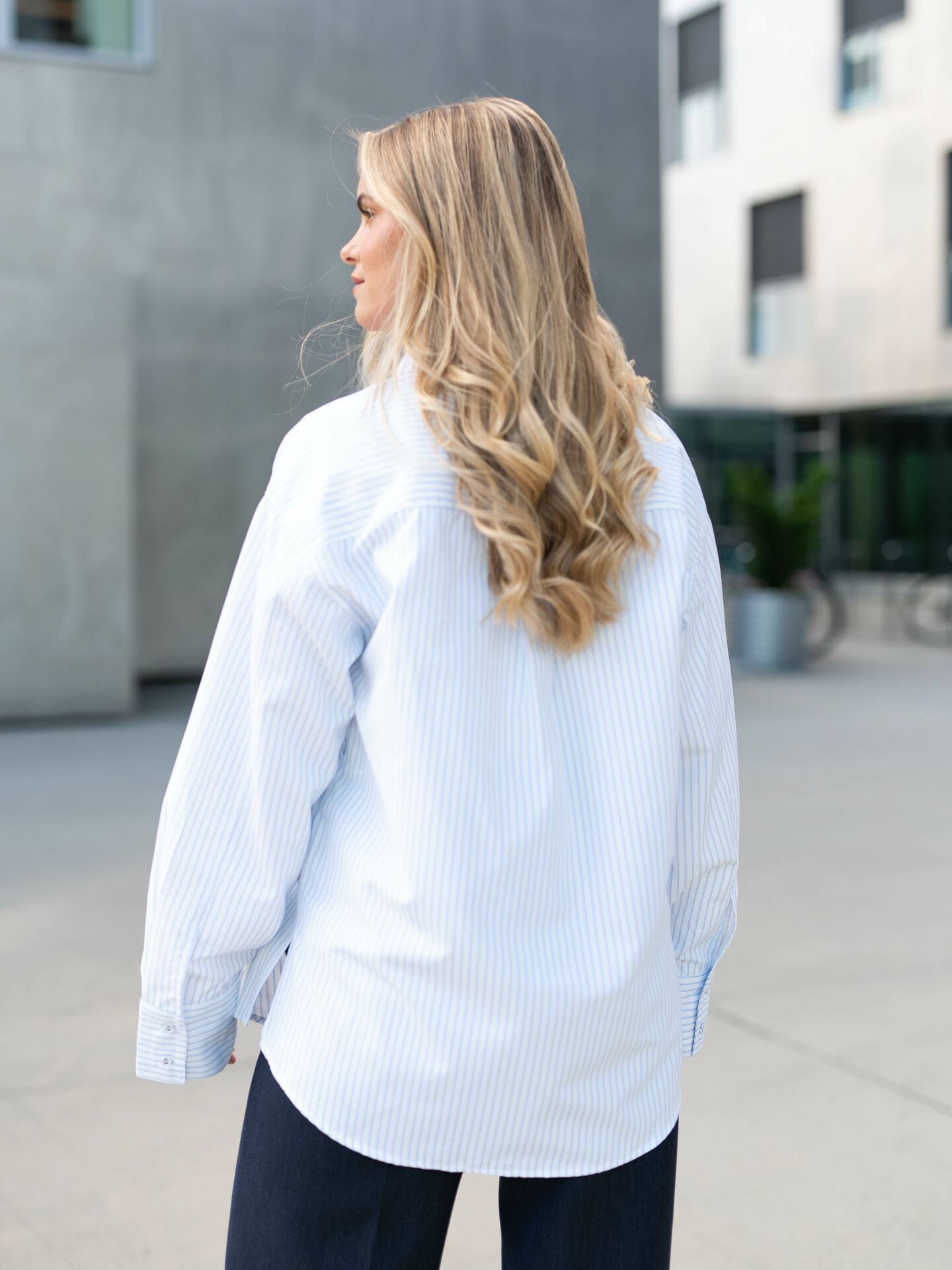 Mona Shirt