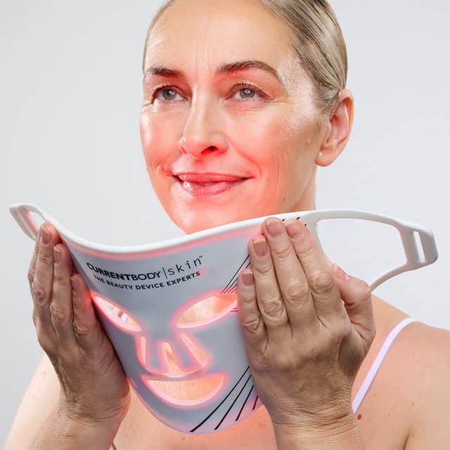 CurrentBody Skin LED Light Face Mask toningsapparat CBD8235 (hvid)