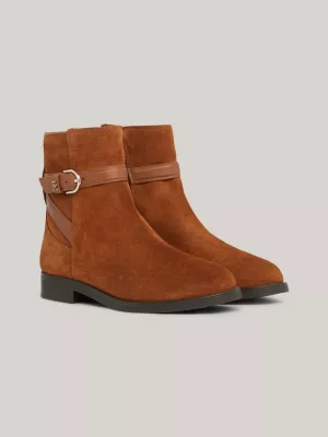 Botas de cano curto com tira de camurça, modelo Essential, de alta qualidade.