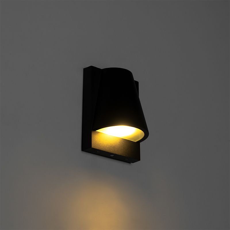 Buiten wandlamp zwart IP44 met schemerschakelaar - Femke