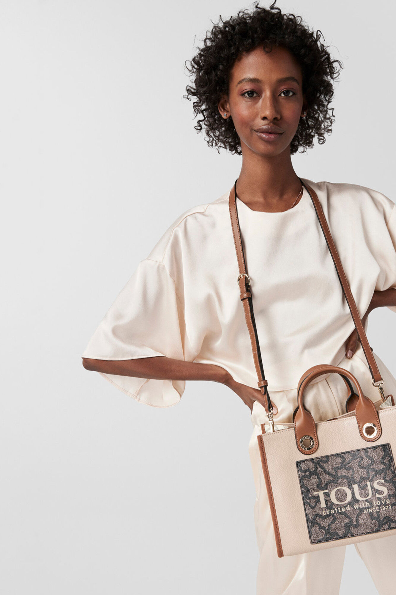Compras de tamanho médio bege Amaya Kaos Icon - Bege