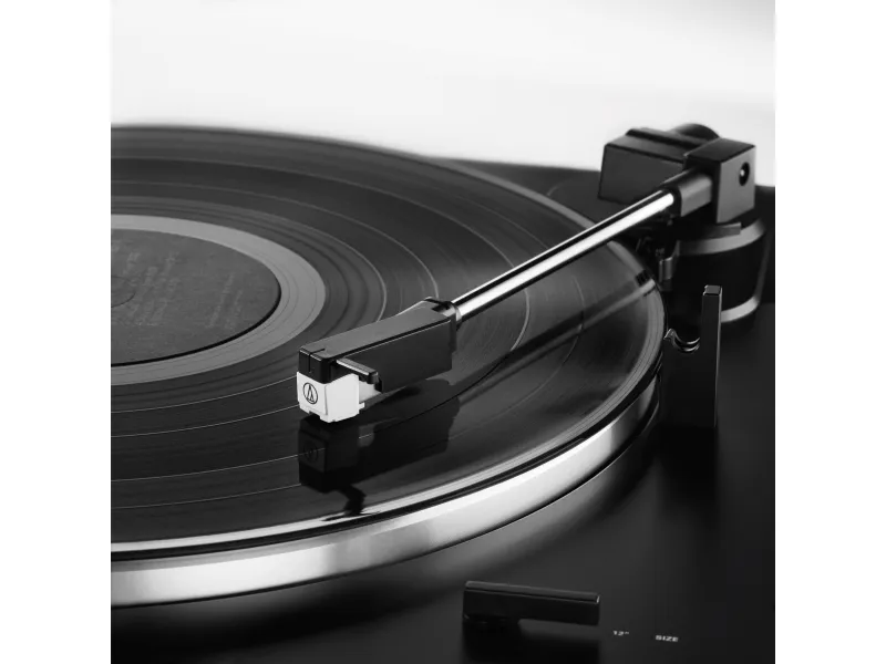 Audio-Technica AT-LP60XUSB, Bæltedrevet pladespiller, Fuld automatisk, Grå, Metallic, Aluminium, 33 1/3,45 rpm, DC servomotor
