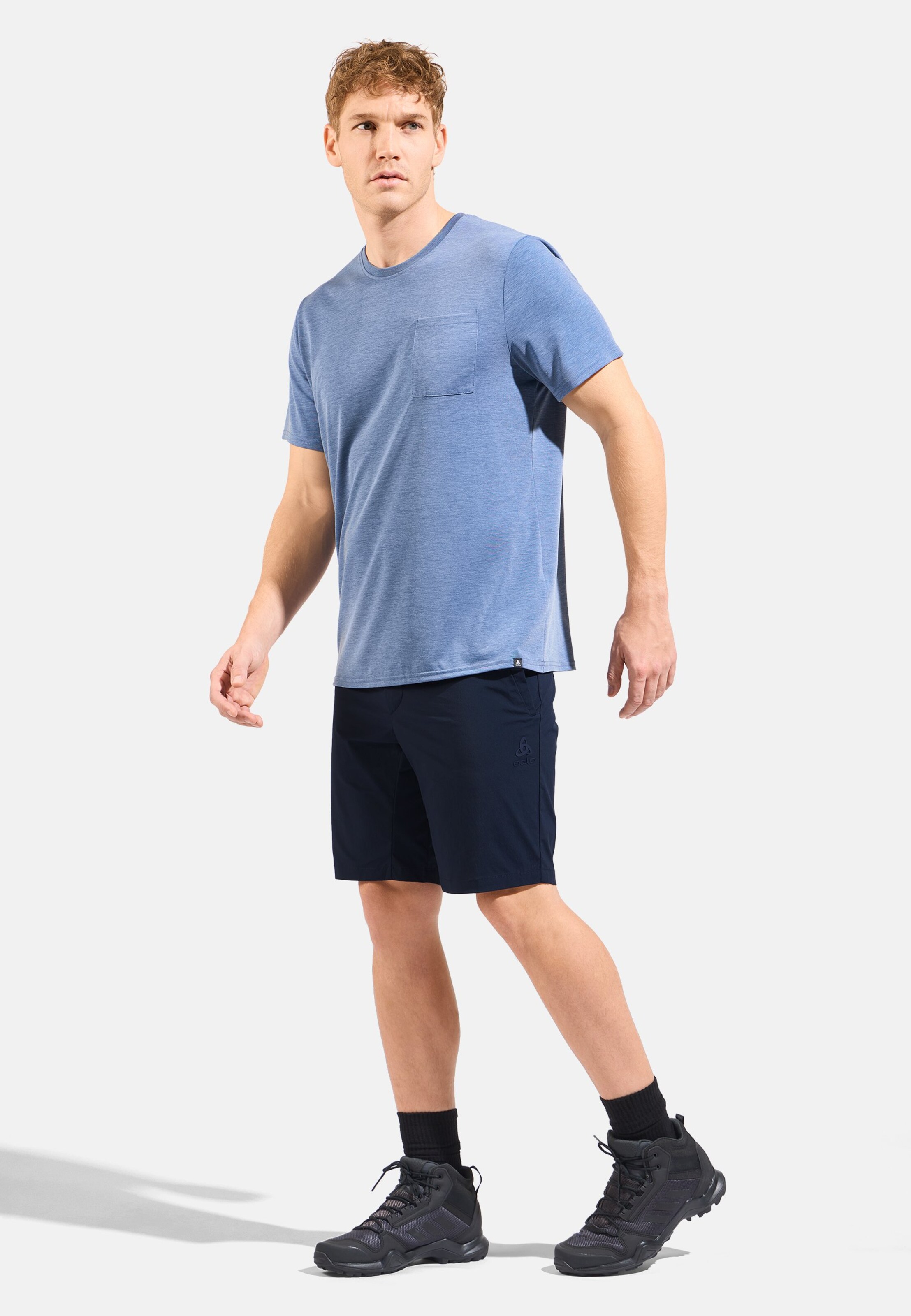 Essentials Wandershorts in dark sapphire