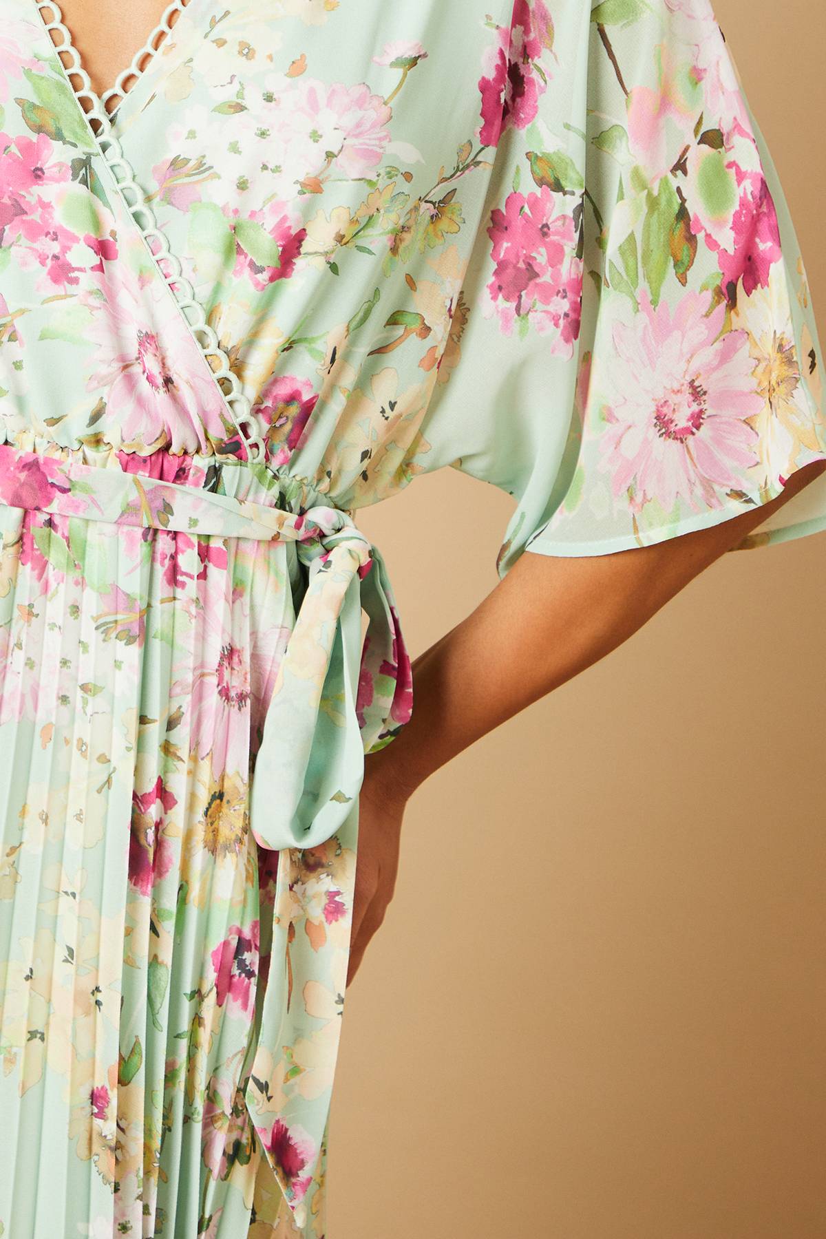 Oasis Robe Midi Plissée à Manches Kimono Petite Occasion