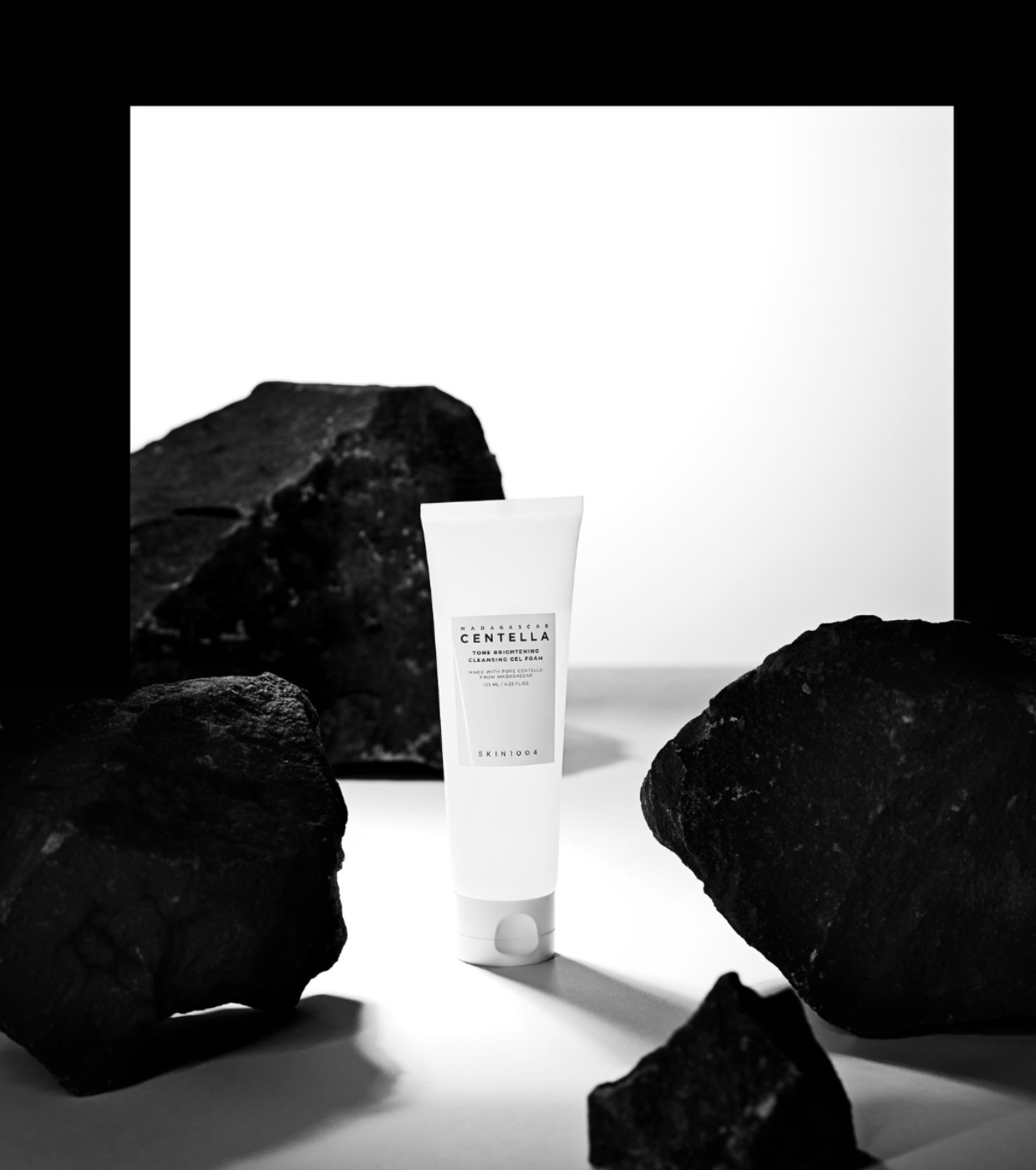 SKIN1004 - *Tone Brightening* - Espuma de limpeza com Centella Asiatica de Madagascar