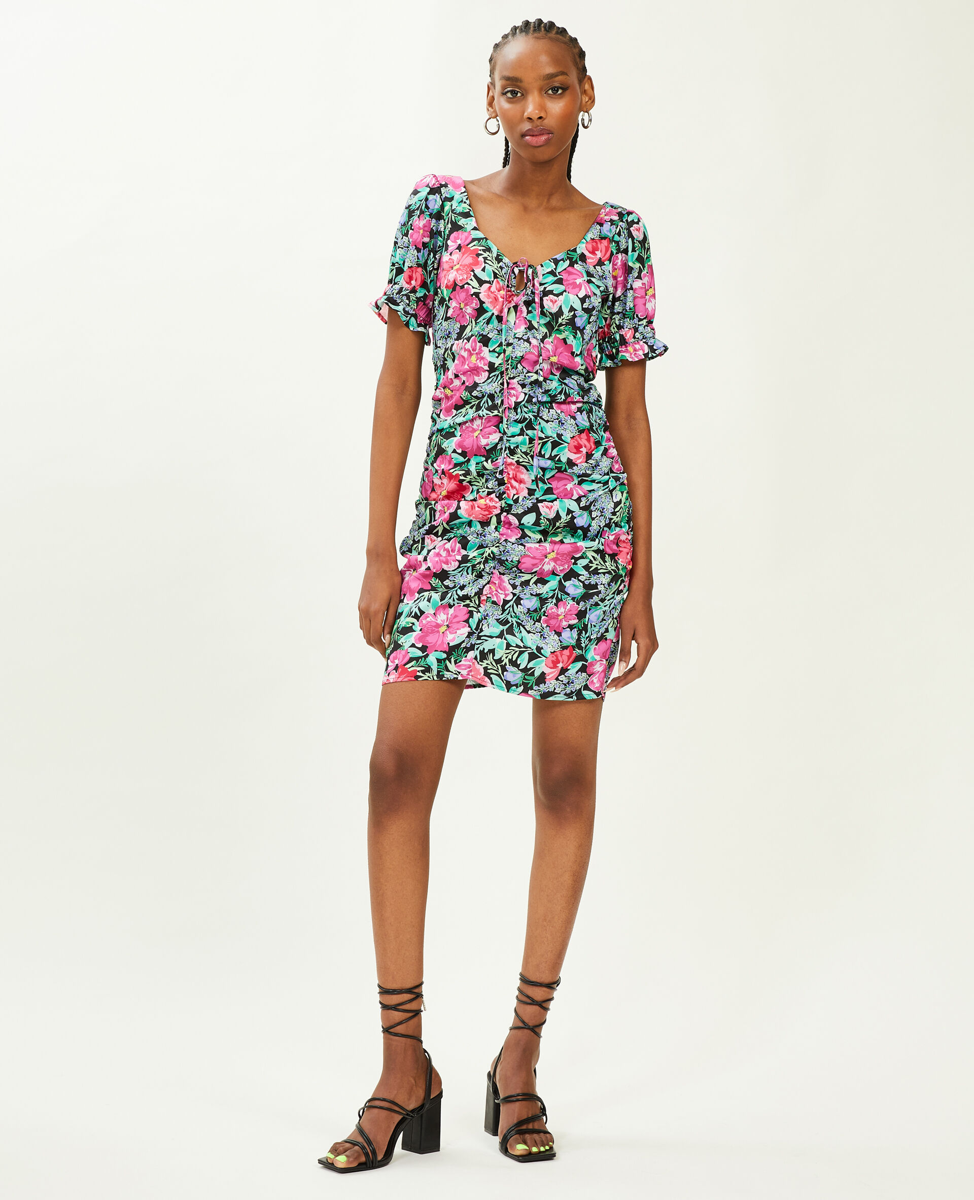 Robe courte en satin avec fronces - Noir