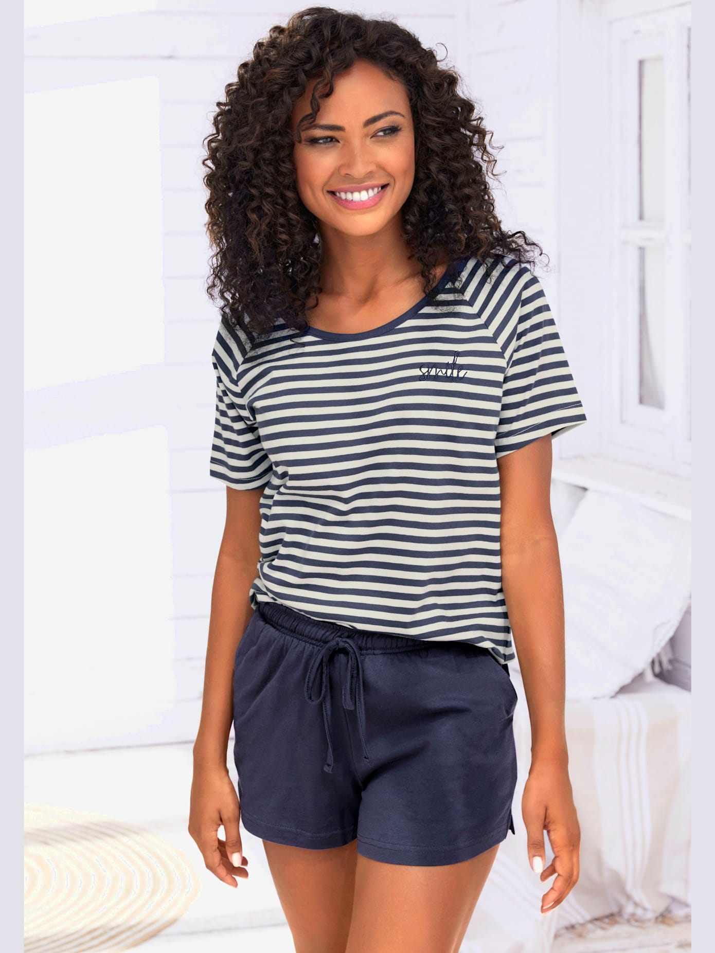 Ensemble pyjama court avec broderie