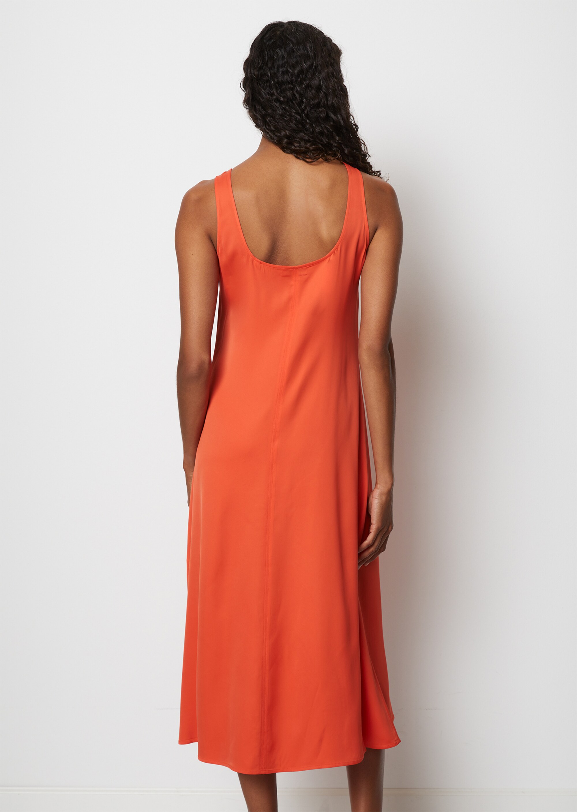 Ärmelloses Kleid relaxedaus Viskose-Satin