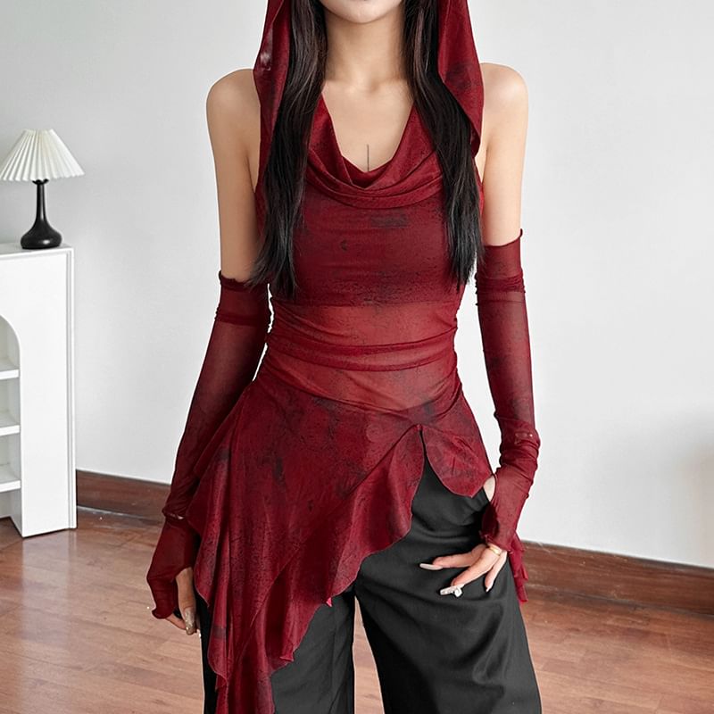 Sugarcoat - Set: Mouwloos coltrui met patroonprint, ruches, capuchon, asymmetrische mesh top + mouwen