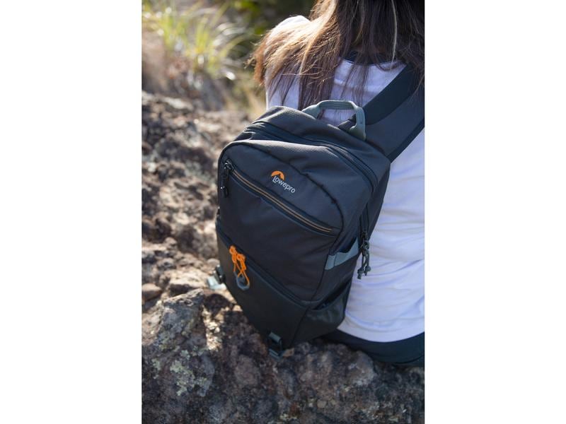 Lowepro Fotorucksack Slingshot SL 250 AW III Umhängerucksack, welcher sich ideal zum Reisen eignet