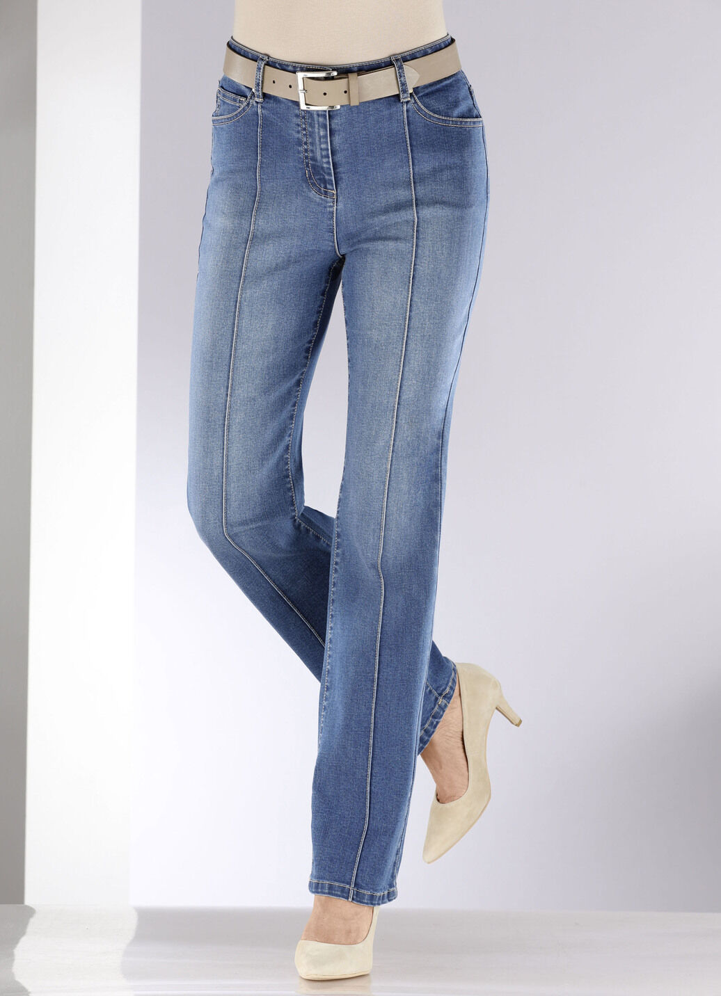 Jeans mit abgesteppten Biesen