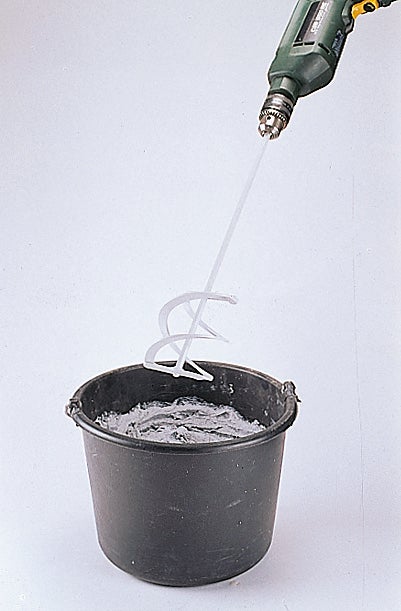 kwb beton- en mortelmenger M14 voor boormachine, verfmenger met afmetingen Ø 100 x 590 mm, mengstaaf geschikt voor vaten van 7 - 10 liter, min. 700 watt, Made in Germany