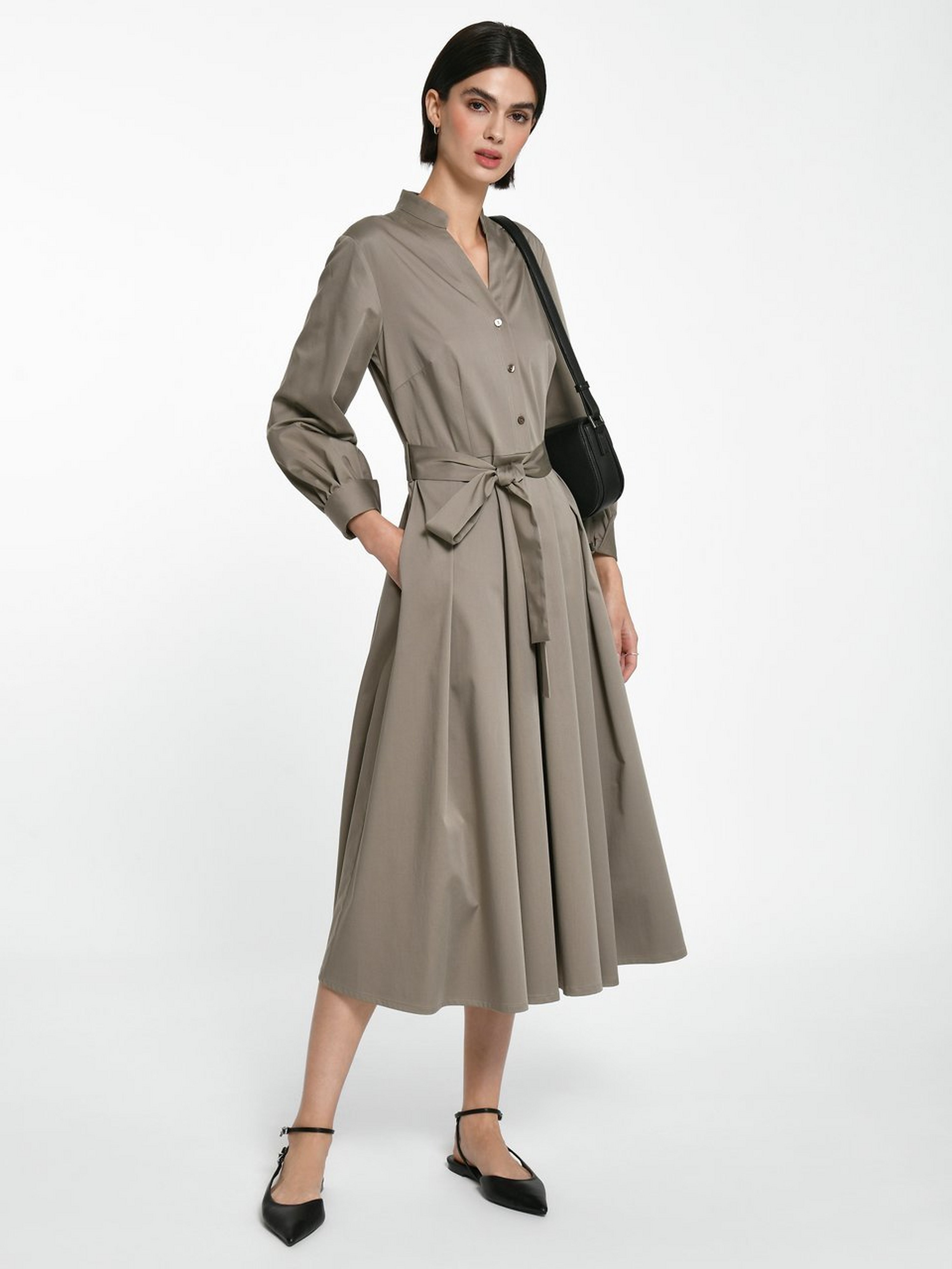 Kleid mit Stehkragen