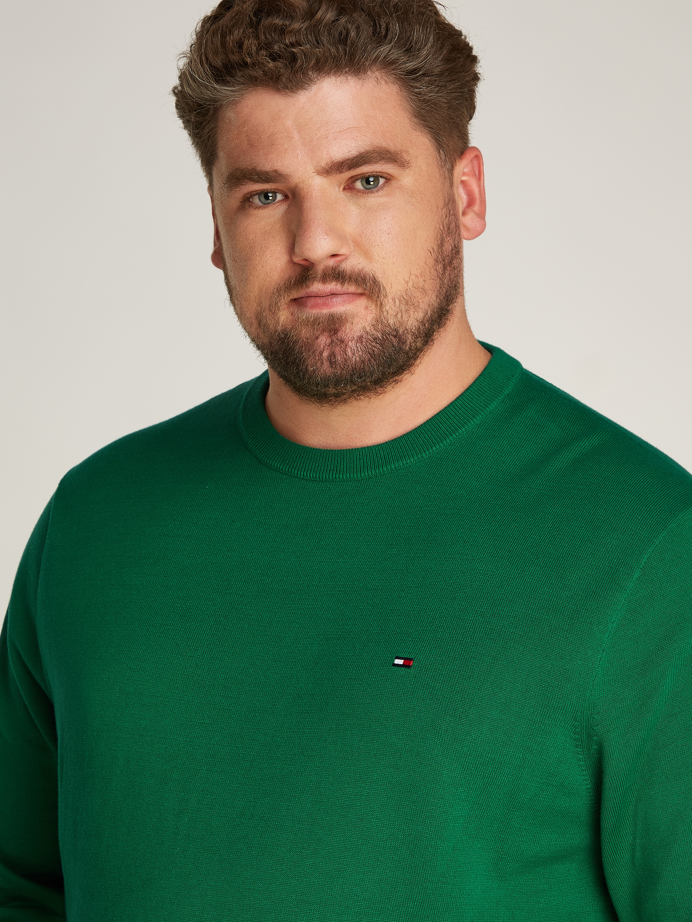Tommy Hilfiger Big & Tall Rundhalspullover »BT-ESSENTIAL COTTON CREW NECK-B« in Grossen Grössen, Logostickerei