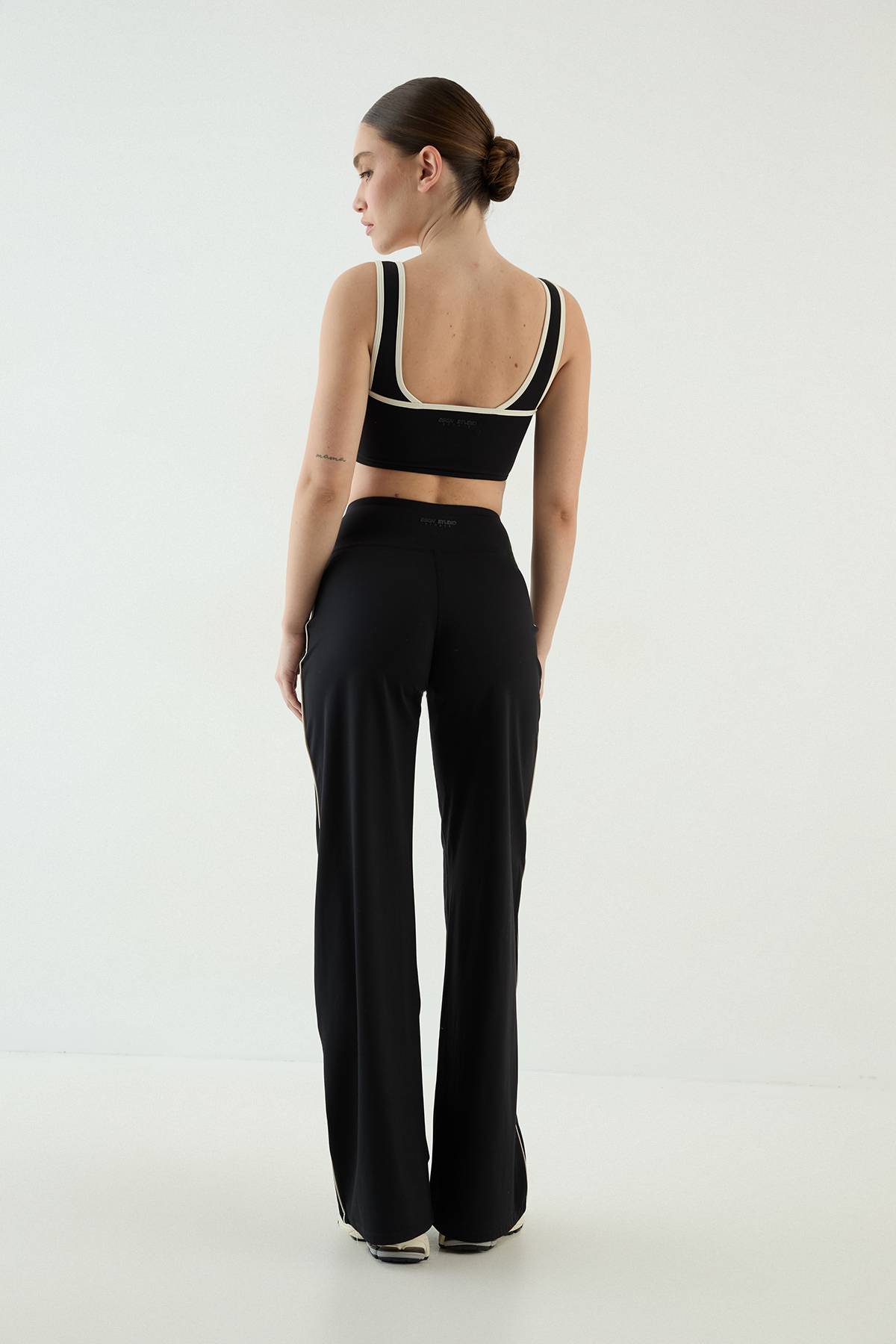 Pantalon De Yoga Jambe Large À Passepoil Contour Dsgn Studio
